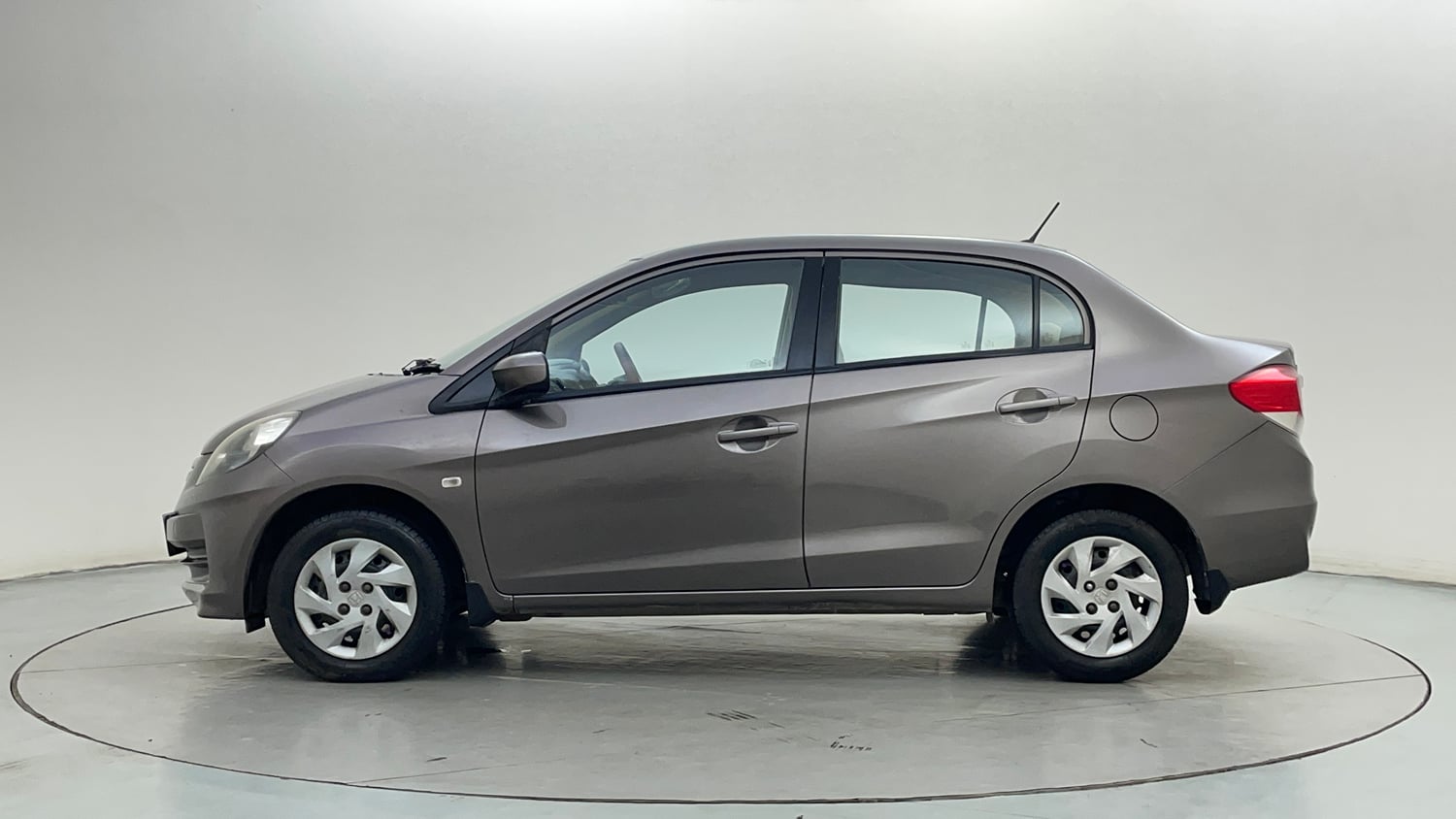 Used 2013 Honda Amaze 1.5 S i-DTEC Diesel Manual exterior LEFT SIDE VIEW