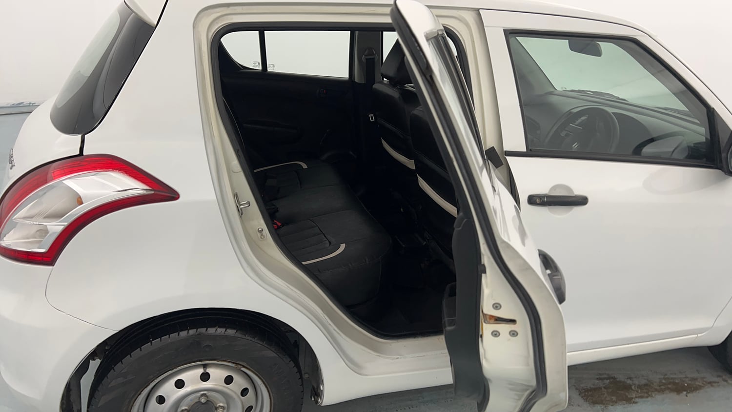Used 2012 Maruti Suzuki Swift LXI CNG (Outside Fitted) Cng Manual interior RIGHT SIDE REAR DOOR CABIN VIEW