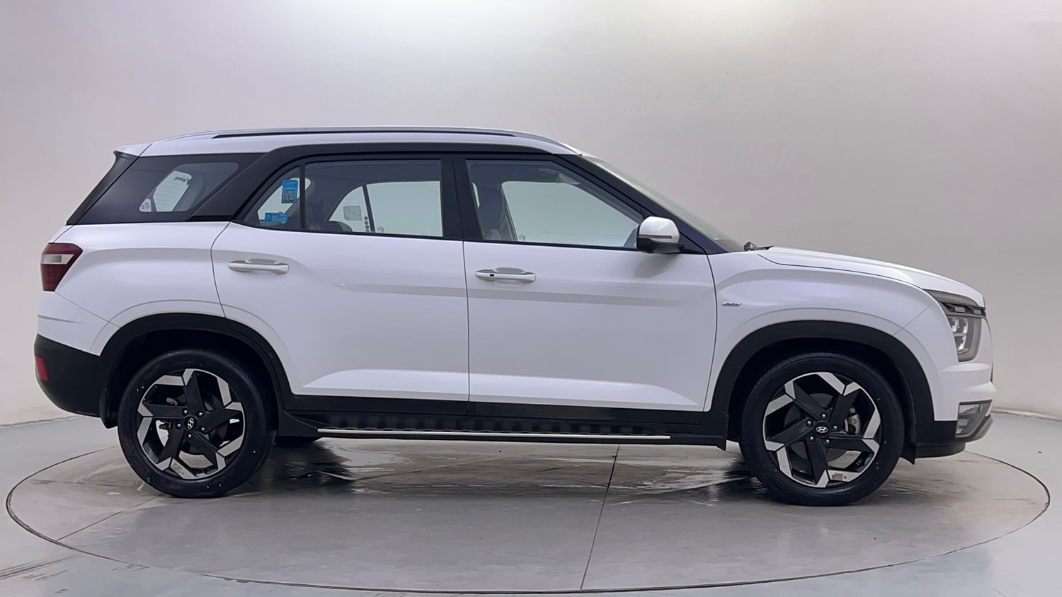 Used 2022 Hyundai Alcazar Signature (O) 6 STR 1.5 Diesel AT Diesel Automatic exterior RIGHT SIDE VIEW