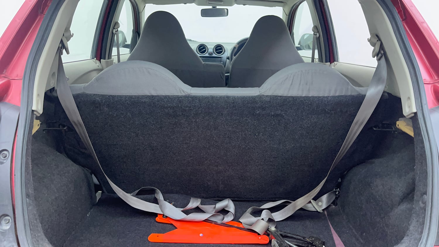 Used 2016 Datsun GO T Petrol Manual interior DICKY INSIDE VIEW