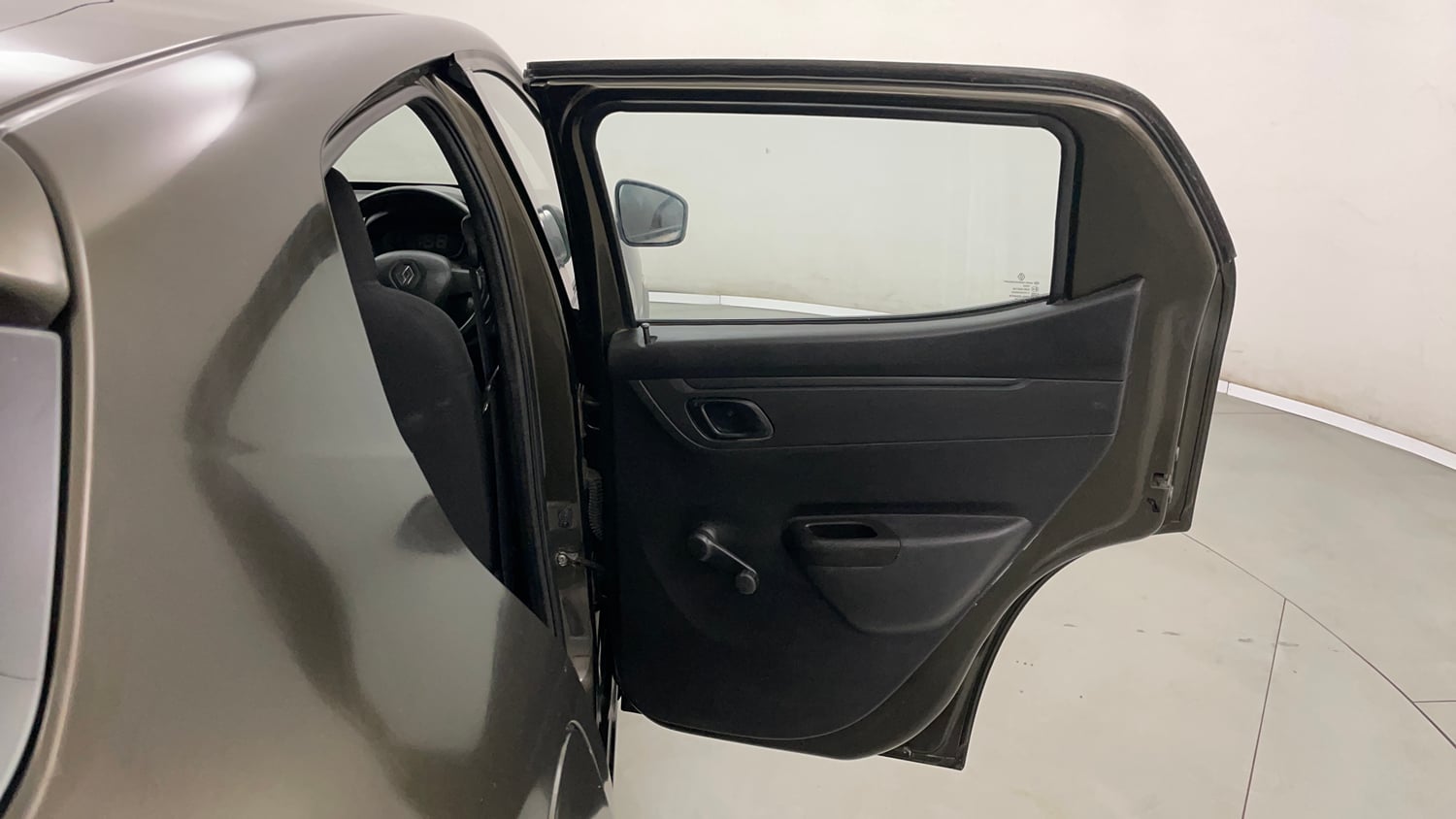 Used 2018 Renault Kwid 1.0 RXT Petrol Manual interior RIGHT REAR DOOR OPEN VIEW