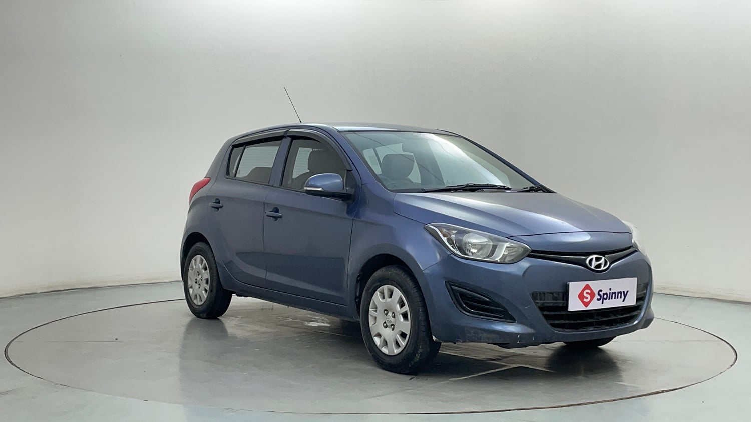 Used 2013 Hyundai i20 Magna (O) 1.2 Petrol Manual exterior RIGHT FRONT CORNER VIEW