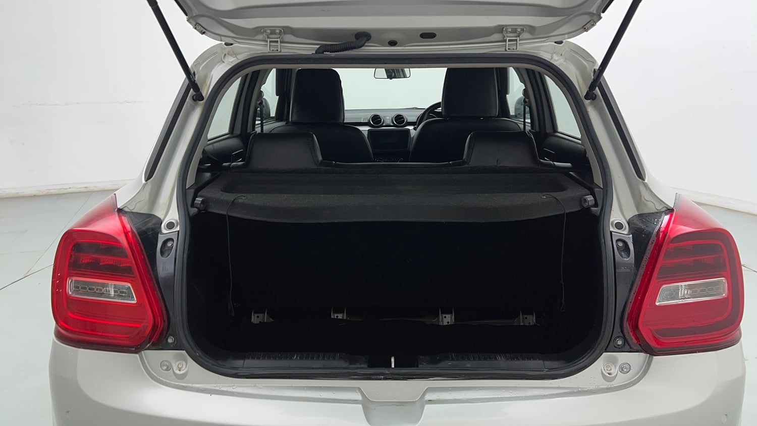 Used 2023 Maruti Suzuki Swift VXi Petrol Manual interior DICKY INSIDE VIEW