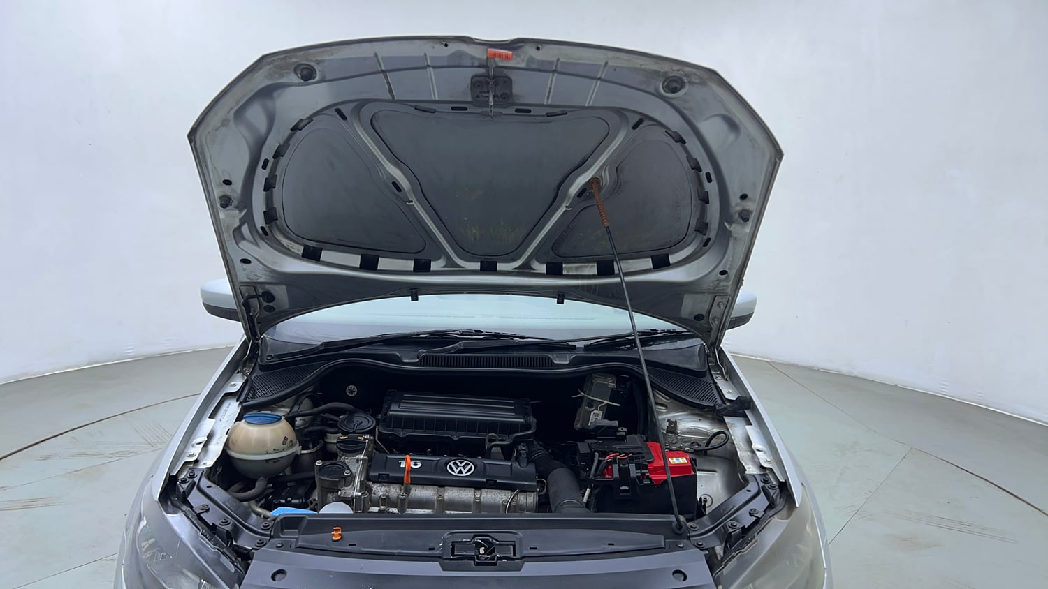 Used 2014 Volkswagen Vento Highline Petrol Petrol Manual engine ENGINE & BONNET OPEN FRONT VIEW