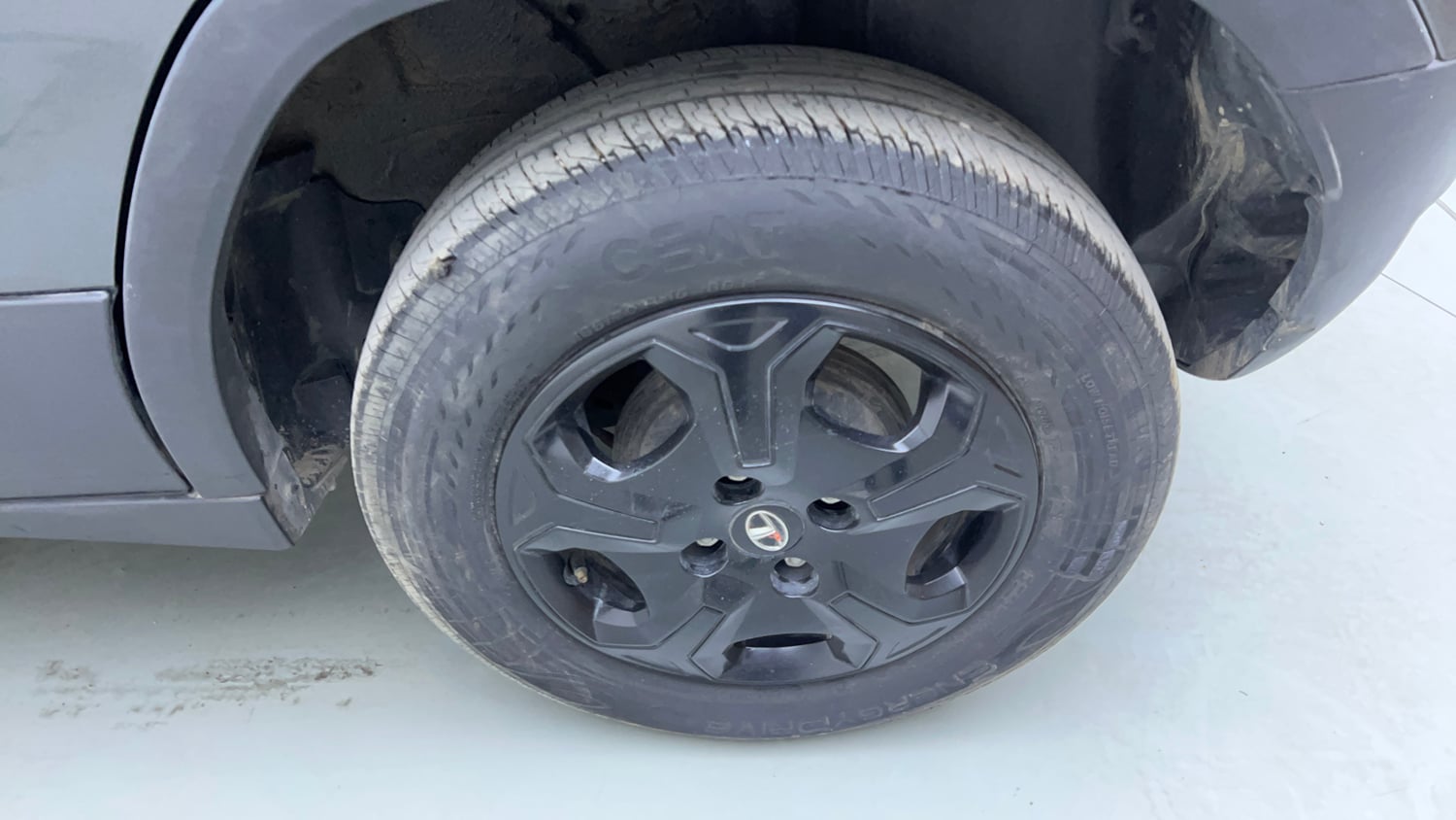 Used 2024 Tata Punch Accomplished iCNG Cng Manual tyres LEFT REAR TYRE RIM VIEW