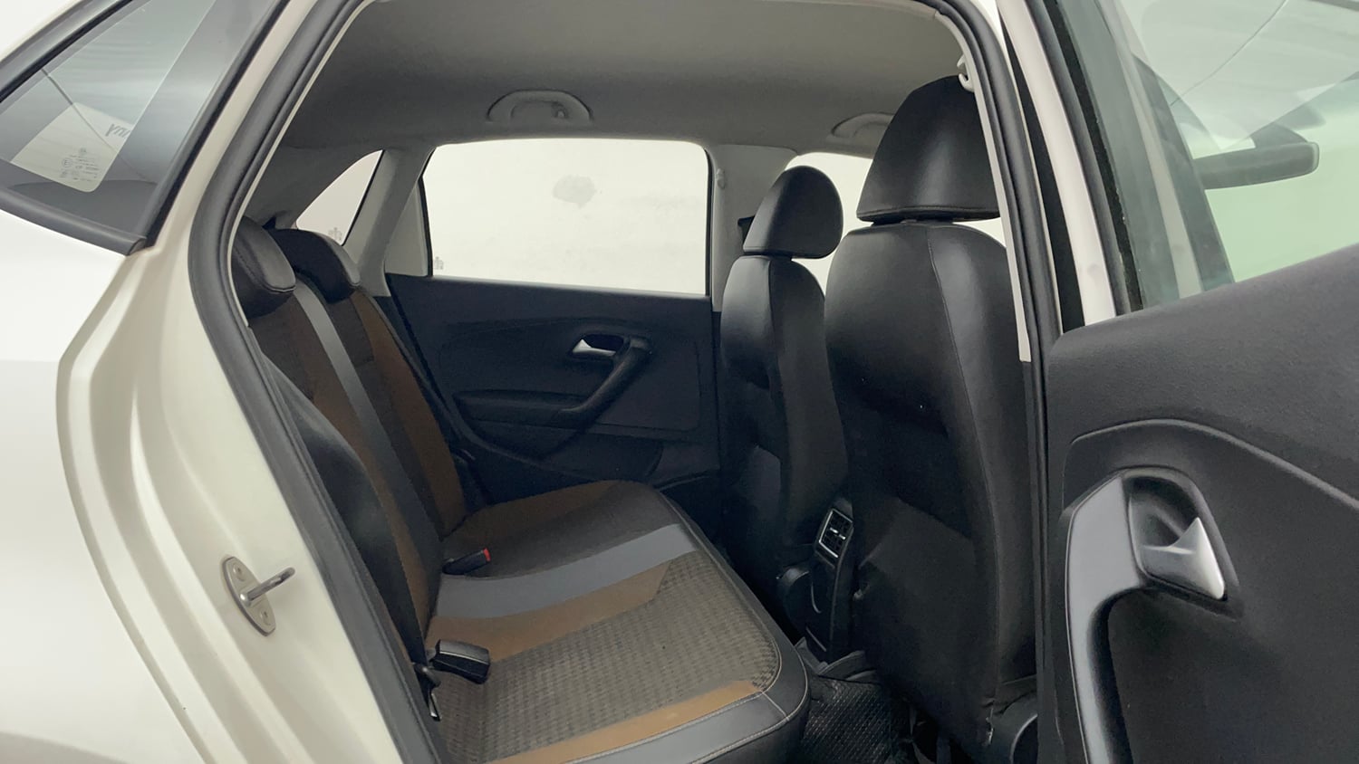 Used 2018 Volkswagen Polo Highline Plus 1.0 (P) 16 Alloy Petrol Manual interior RIGHT SIDE REAR DOOR CABIN VIEW
