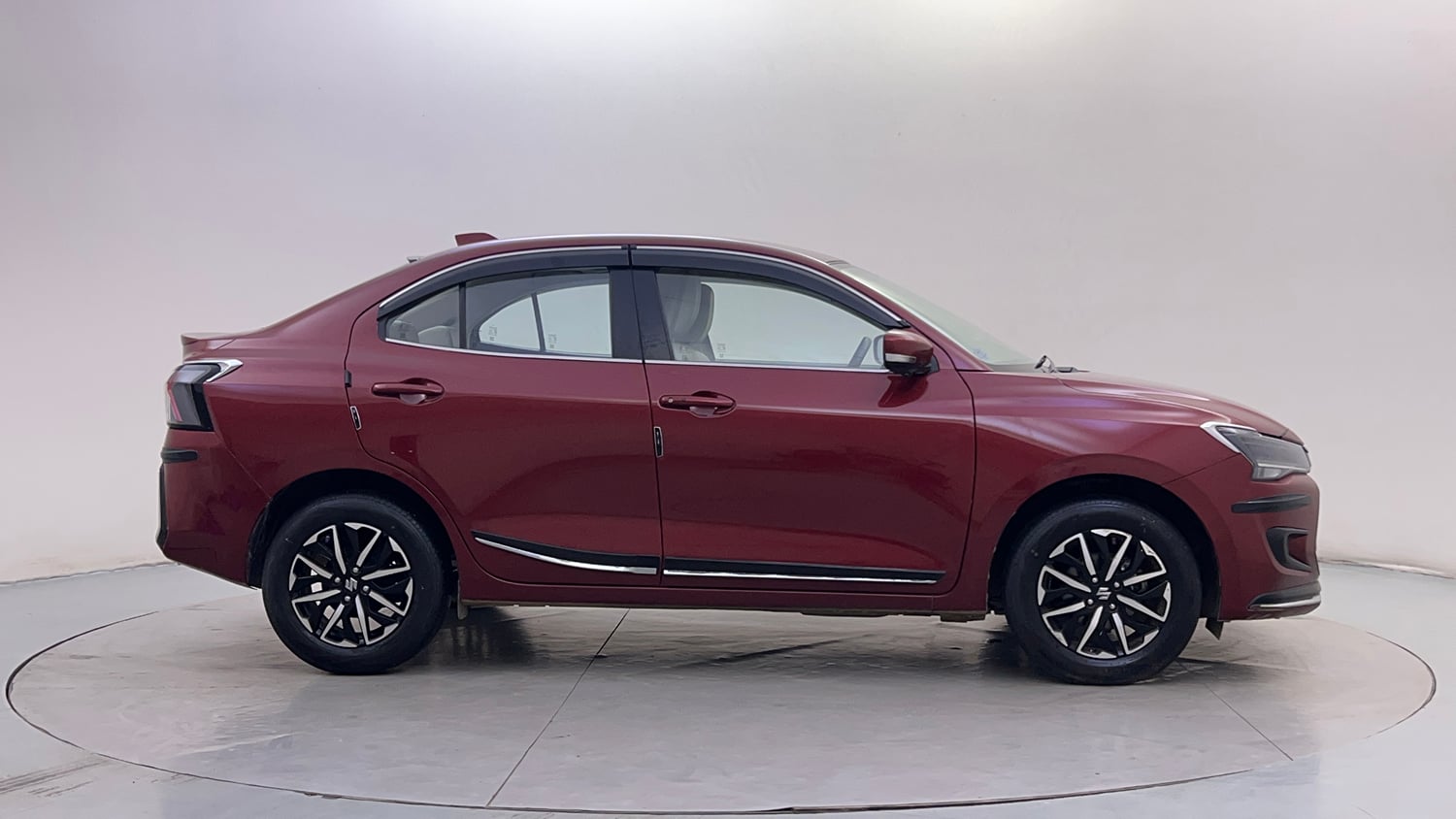 Used 2025 Maruti Suzuki Dzire ZXi Plus Petrol Manual exterior RIGHT SIDE VIEW
