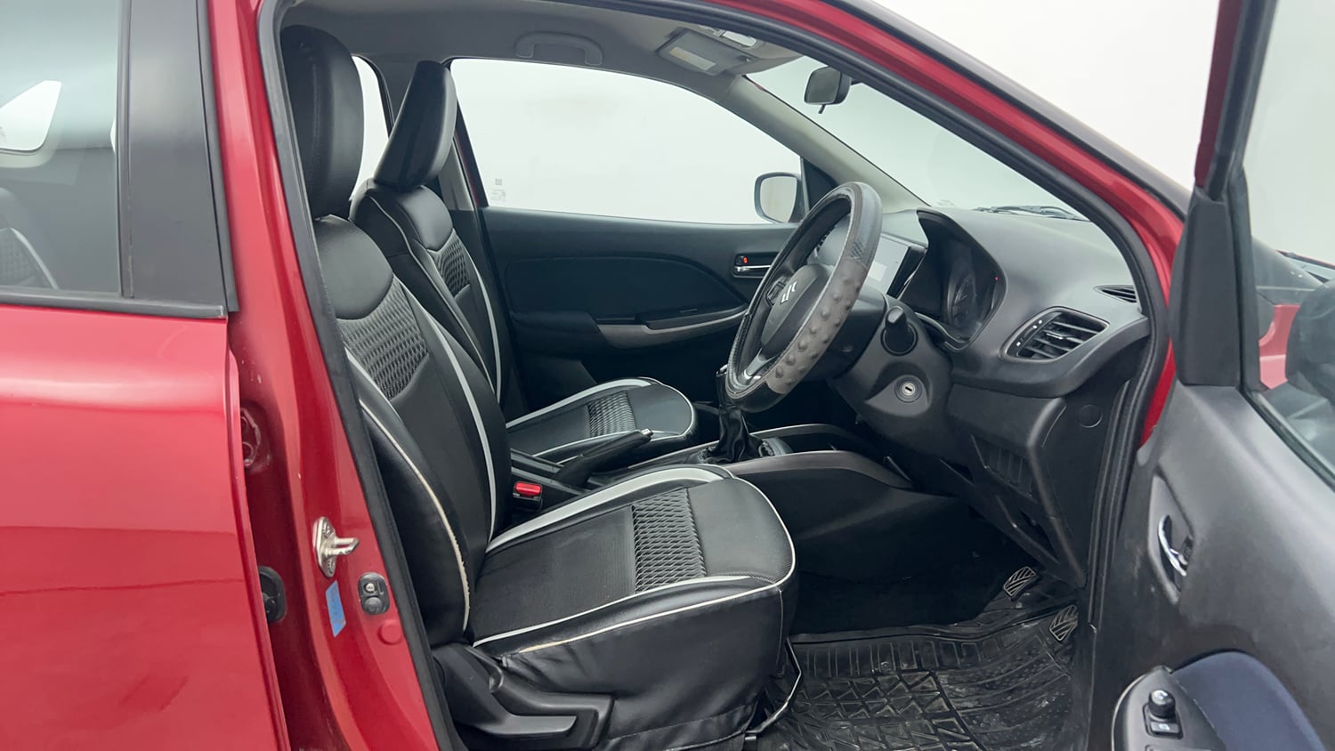 Used 2019 Maruti Suzuki Baleno Delta Petrol Manual interior RIGHT SIDE FRONT DOOR CABIN VIEW