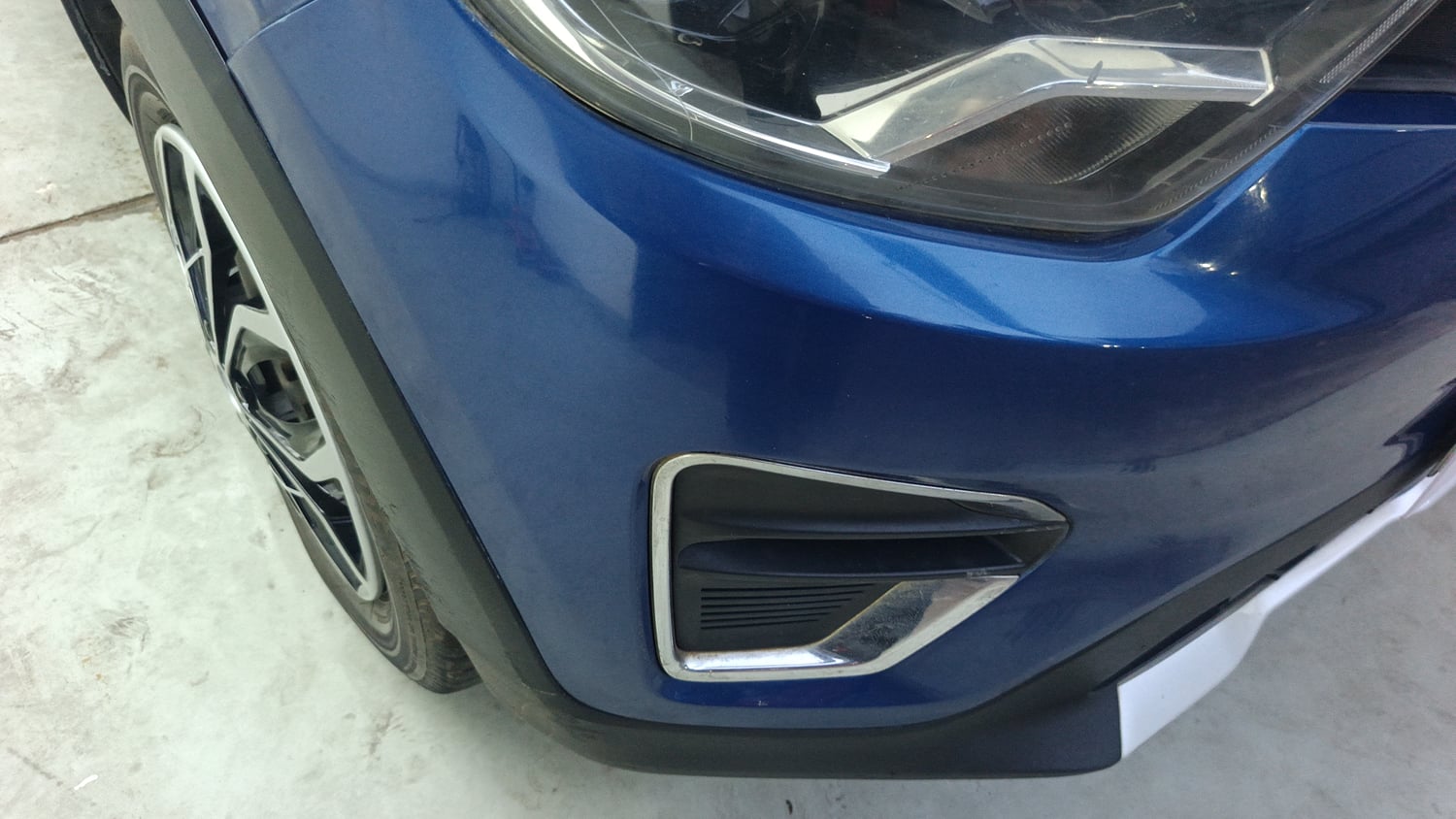 Used 2020 Renault Triber RXZ Petrol Manual dents MINOR SCRATCH