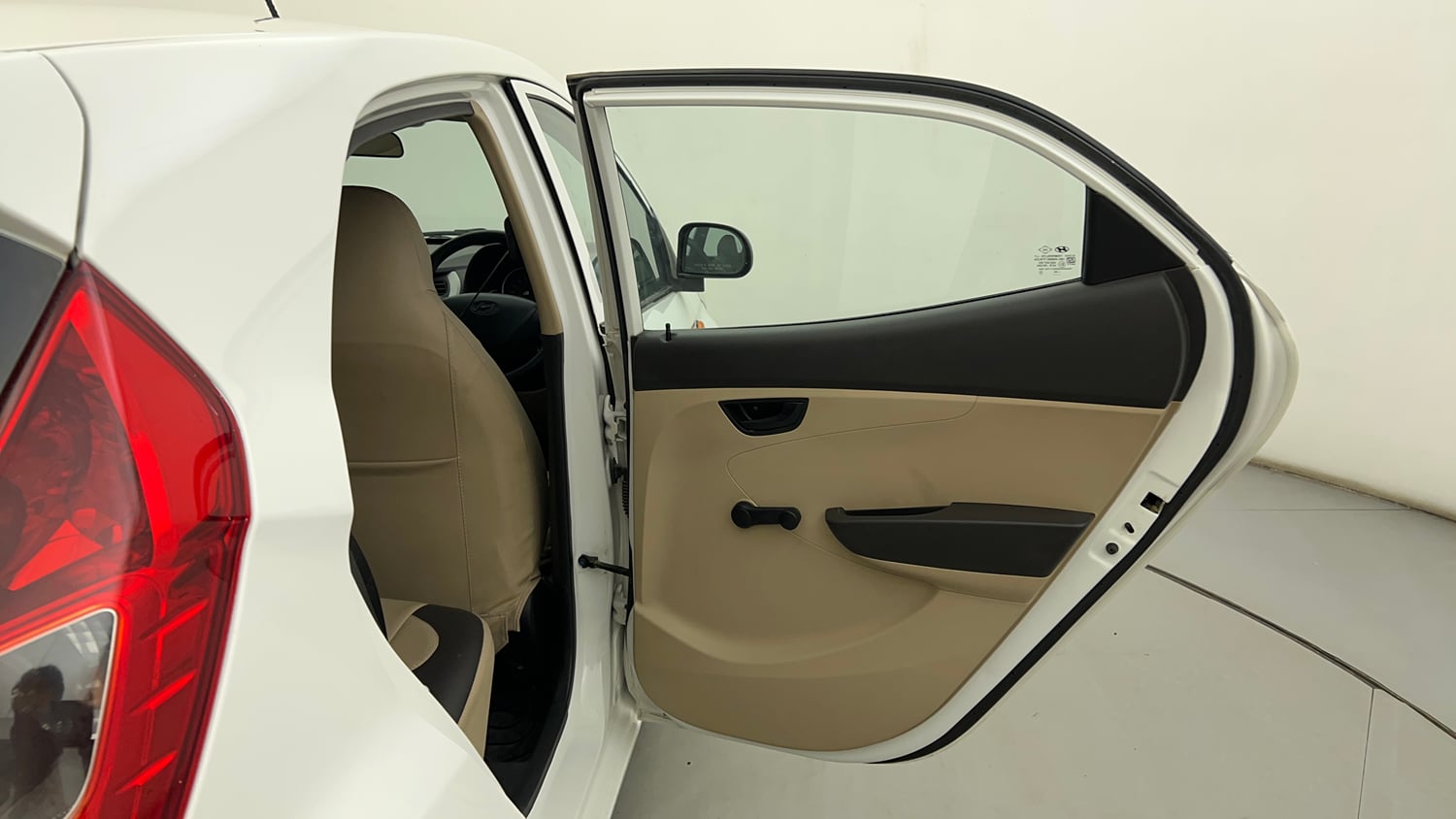 Used 2017 Hyundai Eon Magna + Petrol Manual interior RIGHT REAR DOOR OPEN VIEW
