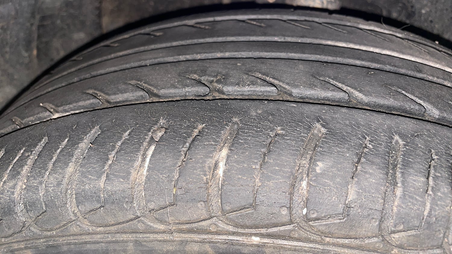 Used 2014 Ford EcoSport Titanium 1.5 TDCi Diesel Manual tyres RIGHT FRONT TYRE TREAD VIEW