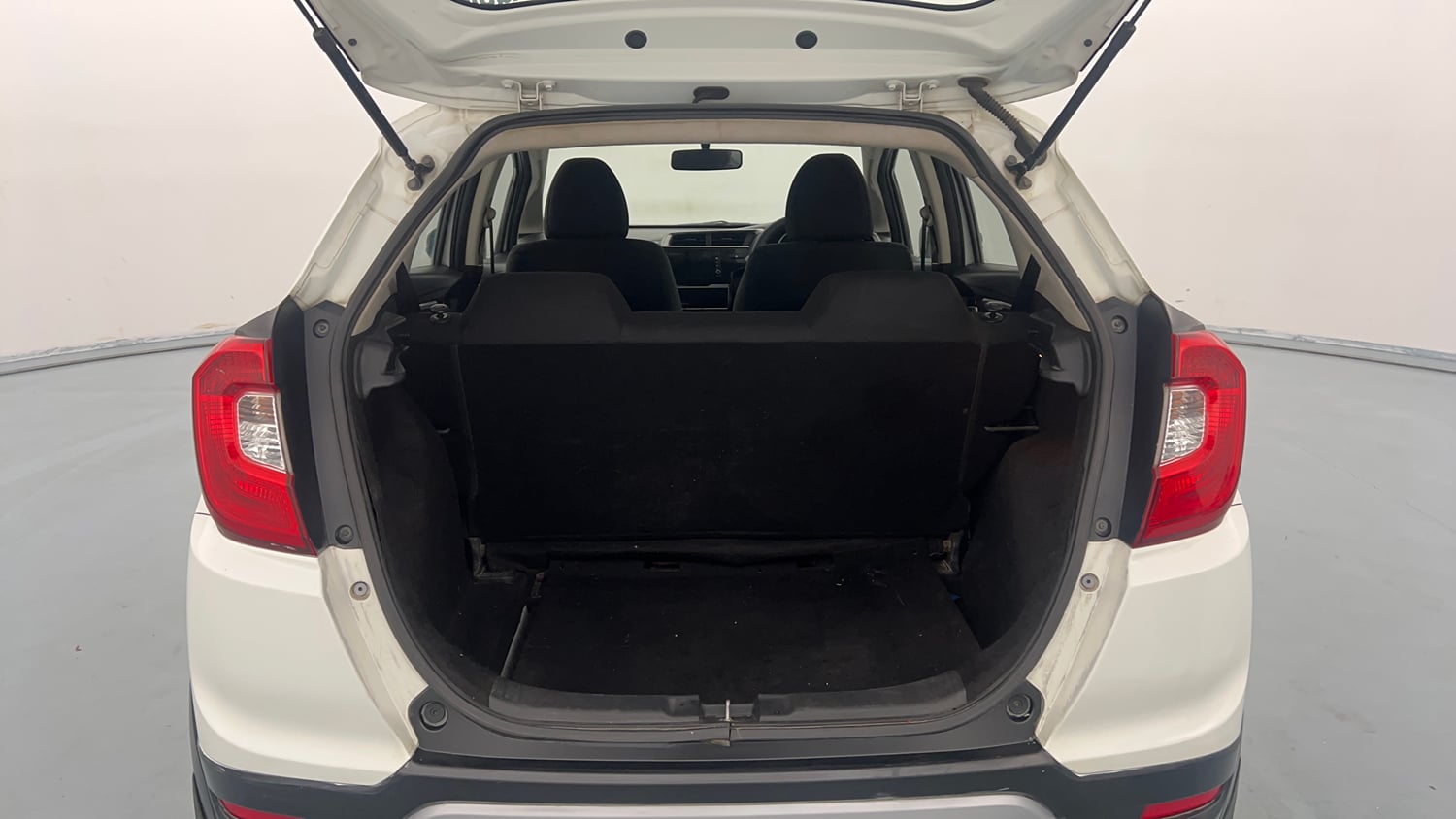 Used 2018 Honda WR-V VX MT Petrol Petrol Manual interior DICKY INSIDE VIEW
