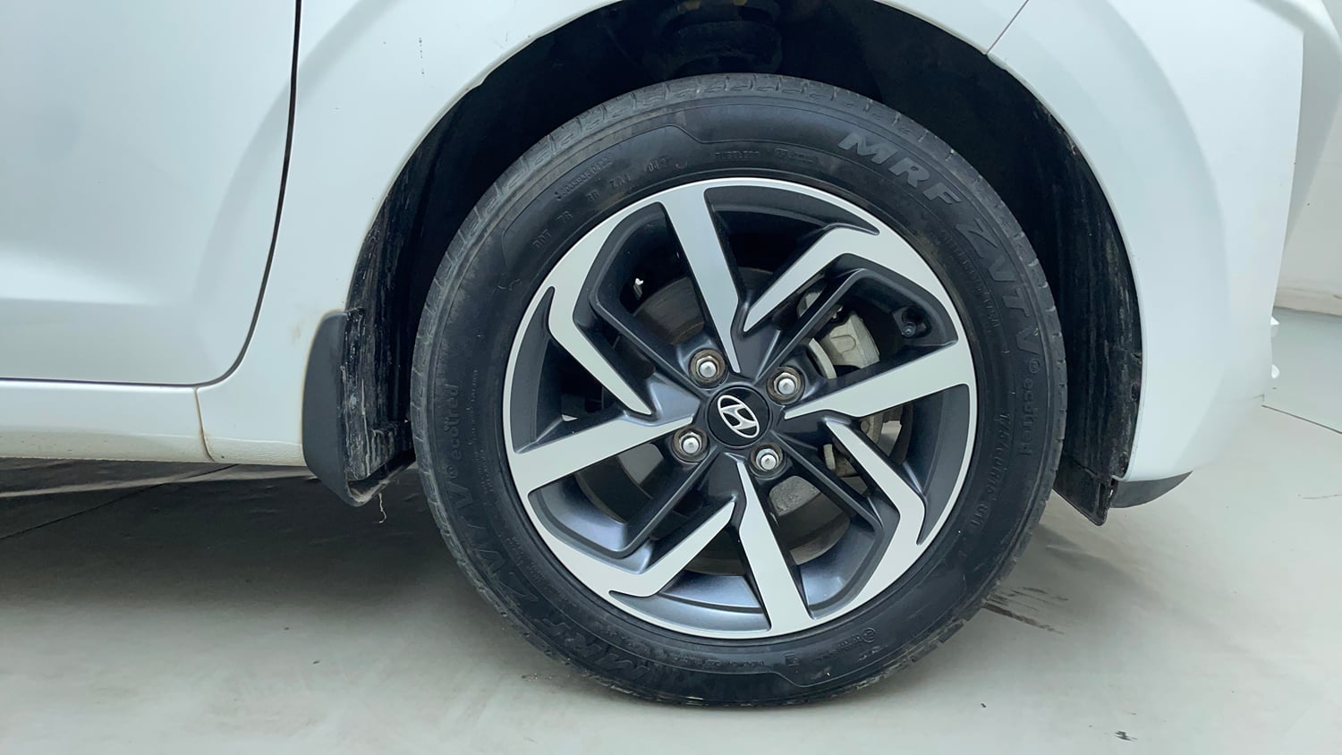 Used 2022 Hyundai Grand i10 Nios Asta AMT 1.2 Kappa VTVT Petrol Automatic tyres RIGHT FRONT TYRE RIM VIEW