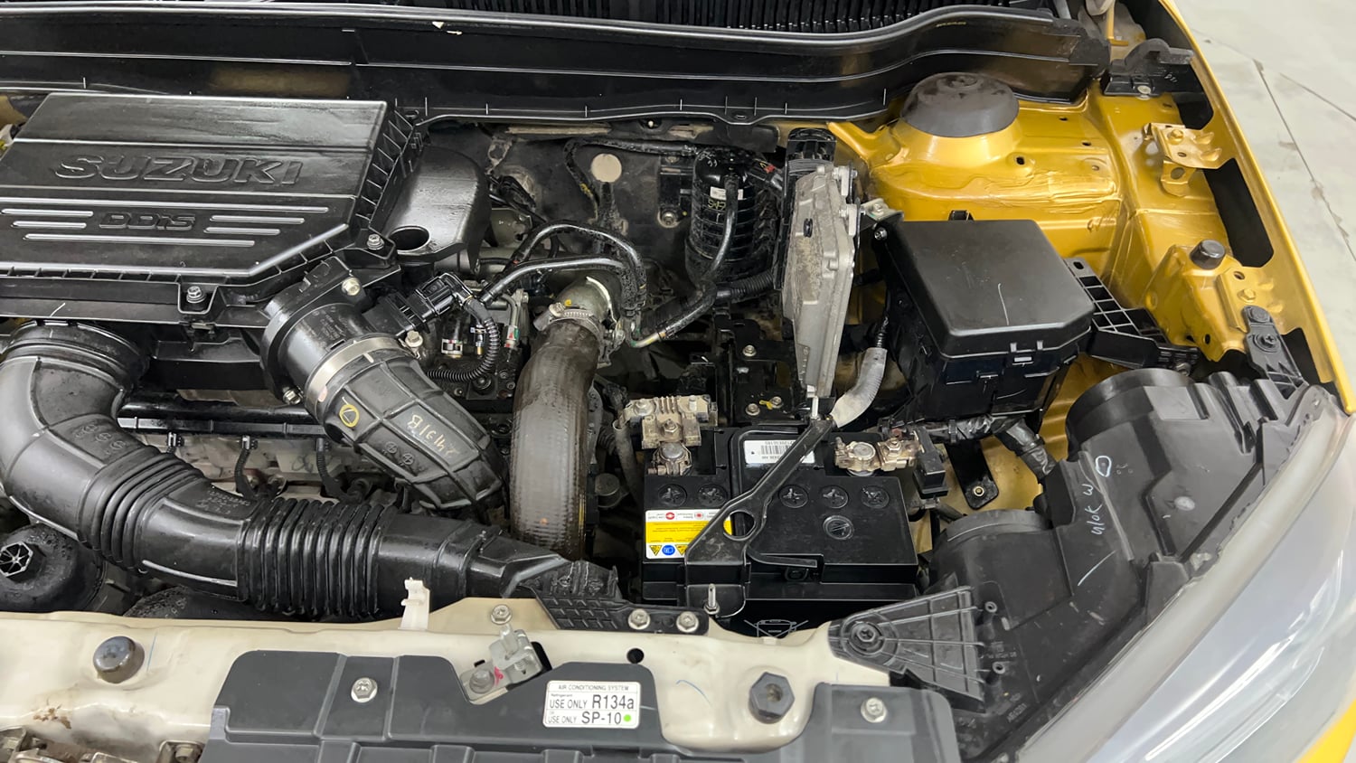 Used 2016 Maruti Suzuki Vitara Brezza ZDi+ Dual Tone Diesel Manual engine ENGINE LEFT SIDE VIEW