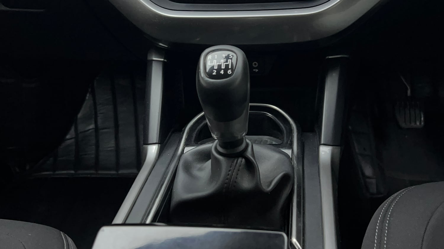 Used 2022 Tata Harrier XT Diesel Manual interior GEAR  KNOB VIEW