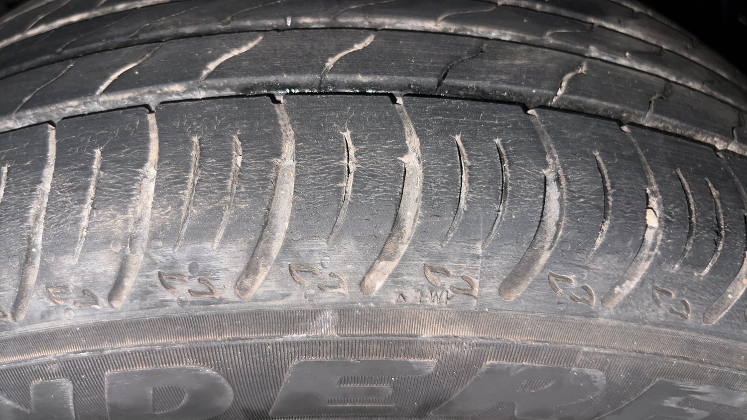 Used 2024 Maruti Suzuki Fronx Delta Plus 1.2L MT Petrol Manual tyres LEFT FRONT TYRE TREAD VIEW
