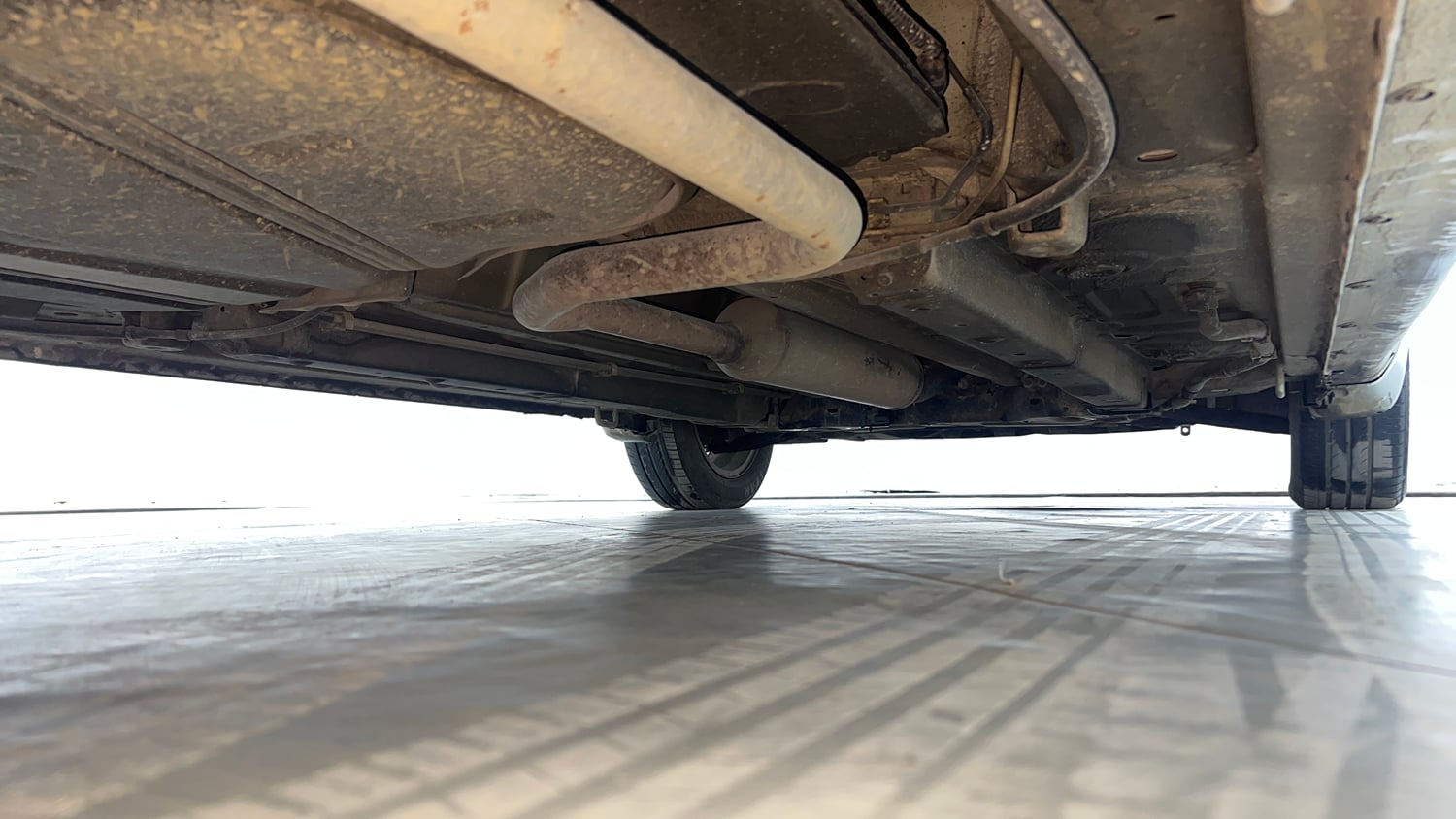 Used 2015 Maruti Suzuki Ertiga ZXi Petrol Manual extra REAR RIGHT UNDERBODY VIEW