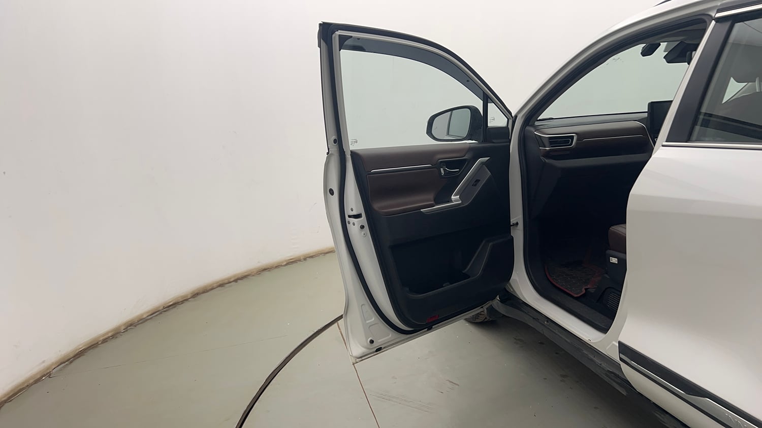 Used 2024 Toyota Innova Hycross ZX Hybrid 7 STR Hybrid Automatic interior LEFT FRONT DOOR OPEN VIEW