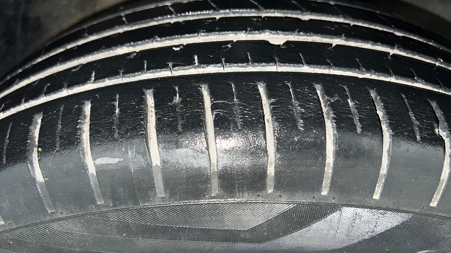 Used 2023 Maruti Suzuki Baleno Delta AGS Petrol Automatic tyres RIGHT FRONT TYRE TREAD VIEW