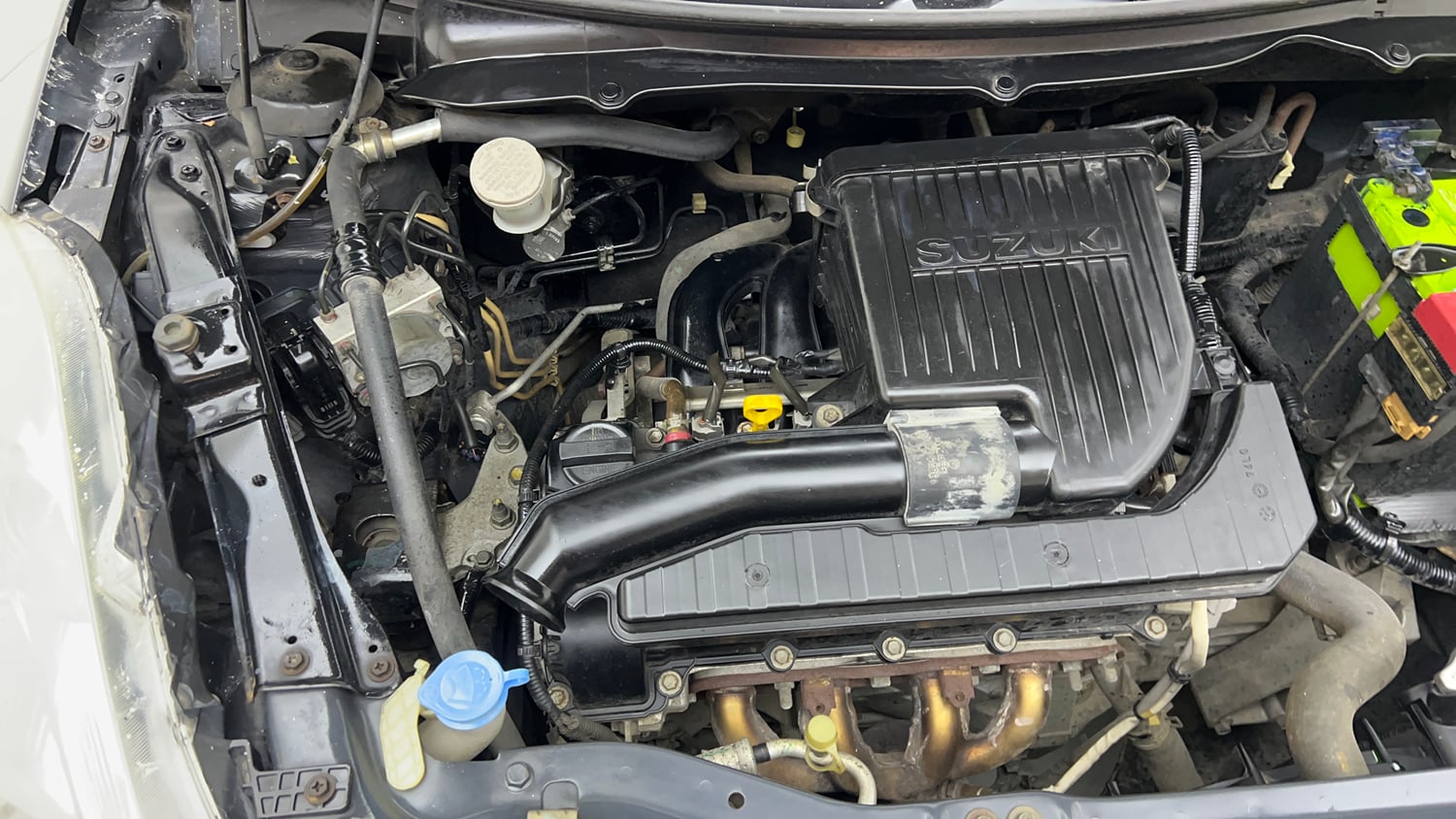 Used 2017 Maruti Suzuki Swift Lxi (O) Petrol Manual engine ENGINE RIGHT SIDE VIEW