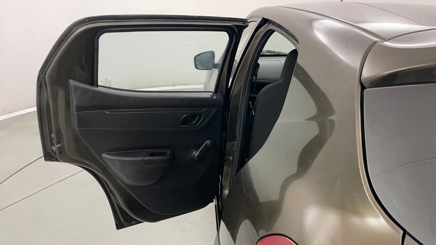 Used 2018 Renault Kwid 1.0 RXT Petrol Manual interior LEFT REAR DOOR OPEN VIEW
