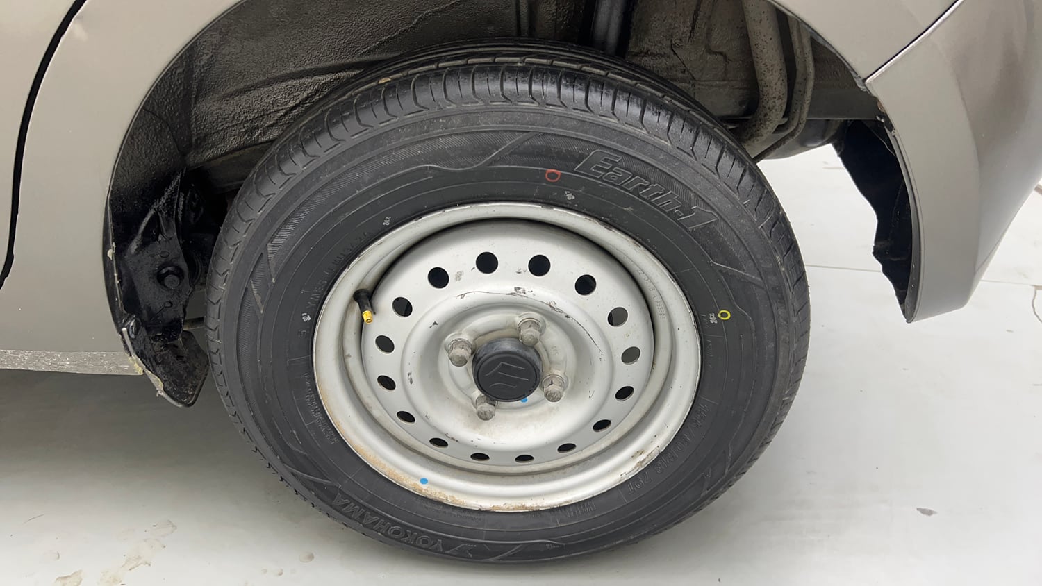 Used 2022 Maruti Suzuki Wagon R LXi (O) 1.0 CNG Cng Manual tyres LEFT REAR TYRE RIM VIEW