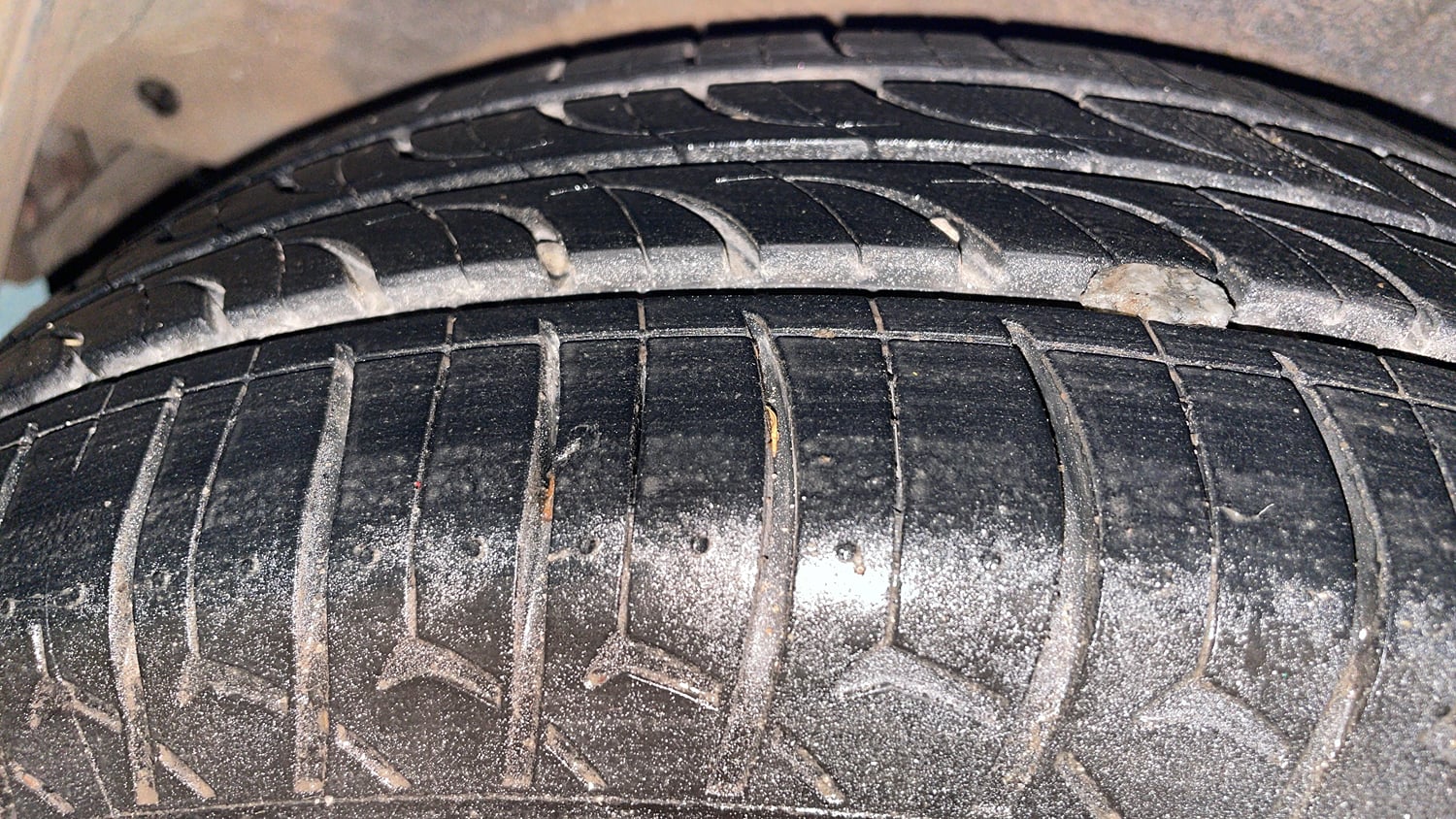 Used 2013 Hyundai i20 Magna (O) 1.2 Petrol Manual tyres RIGHT REAR TYRE TREAD VIEW