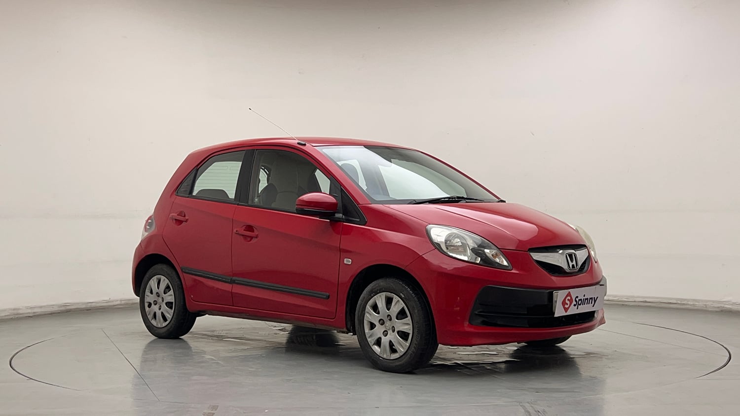 Used 2016 Honda Brio S MT Petrol Manual exterior RIGHT FRONT CORNER VIEW