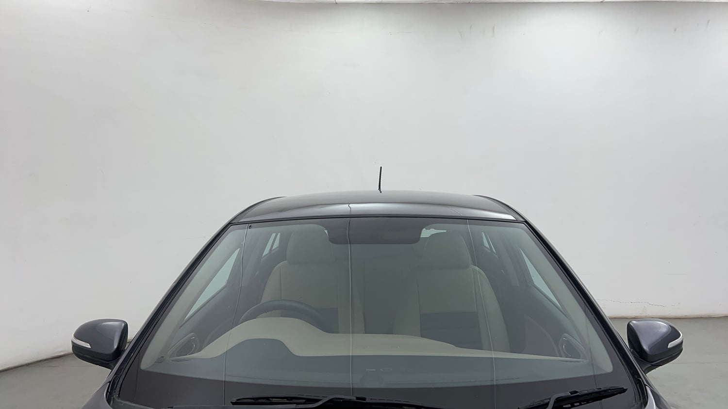 Used 2016 Hyundai Elite i20 Asta 1.2 (O) Petrol Manual exterior FRONT WINDSHIELD VIEW