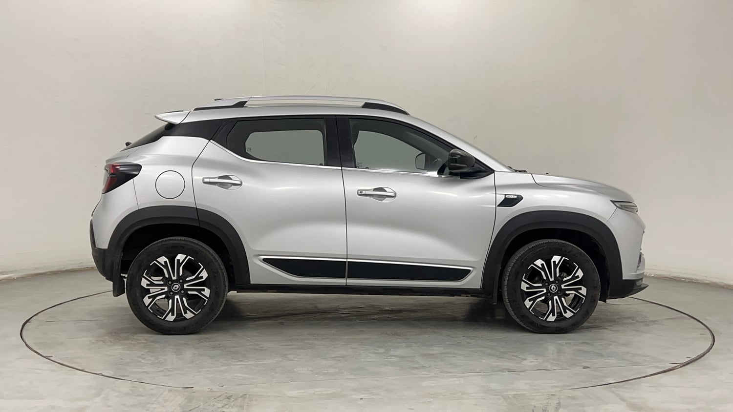 Used 2021 Renault Kiger RXZ MT Petrol Manual exterior RIGHT SIDE VIEW