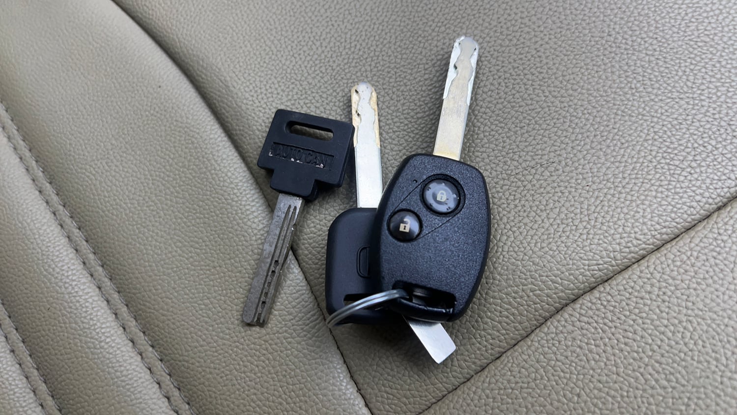 Used 2016 Honda Brio S MT Petrol Manual extra CAR KEY VIEW