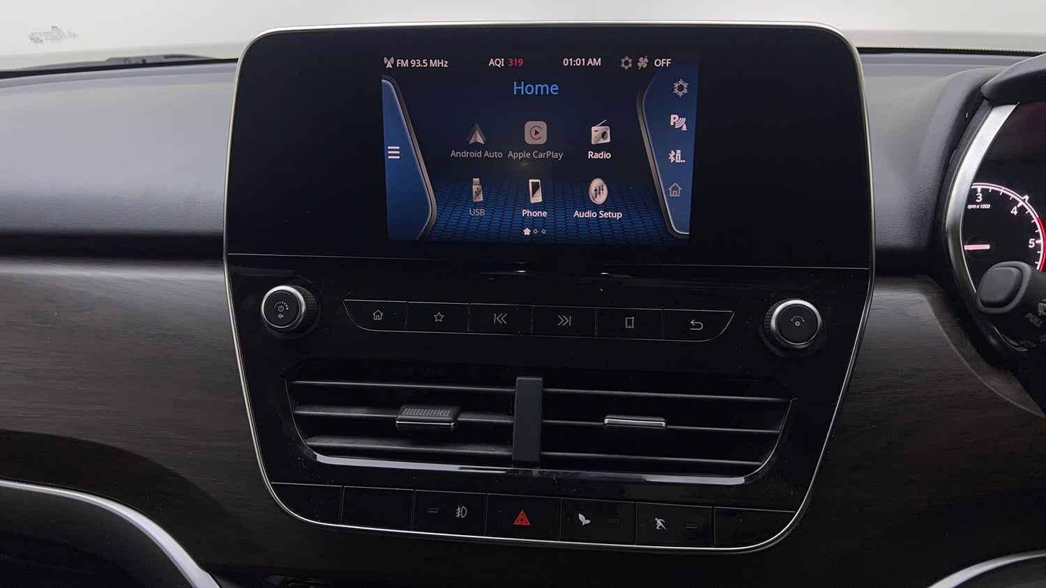 Used 2022 Tata Harrier XT Diesel Manual top_features Integrated (in-dash) music system