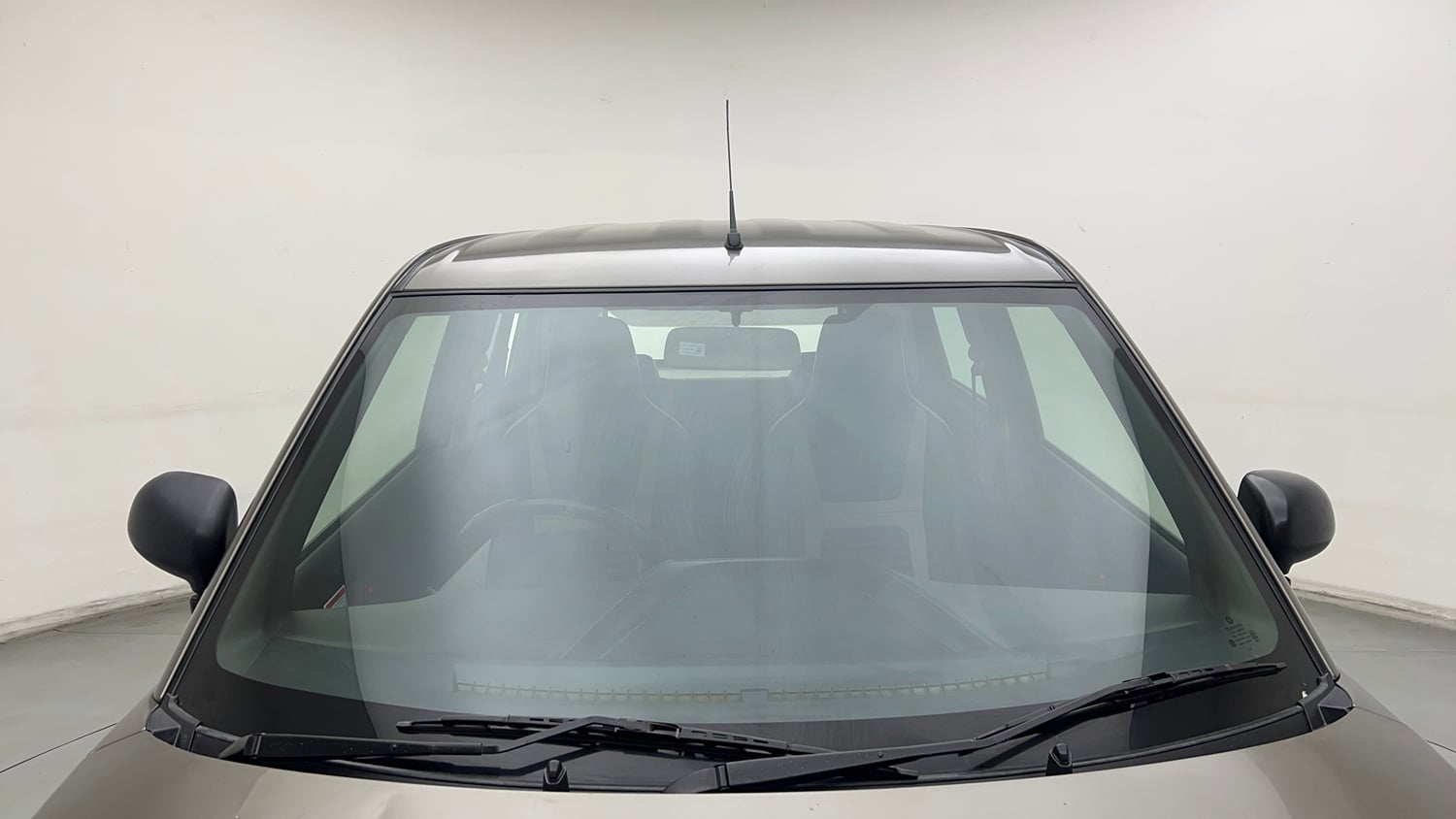 Used 2022 Maruti Suzuki Wagon R LXi (O) 1.0 CNG Cng Manual exterior FRONT WINDSHIELD VIEW