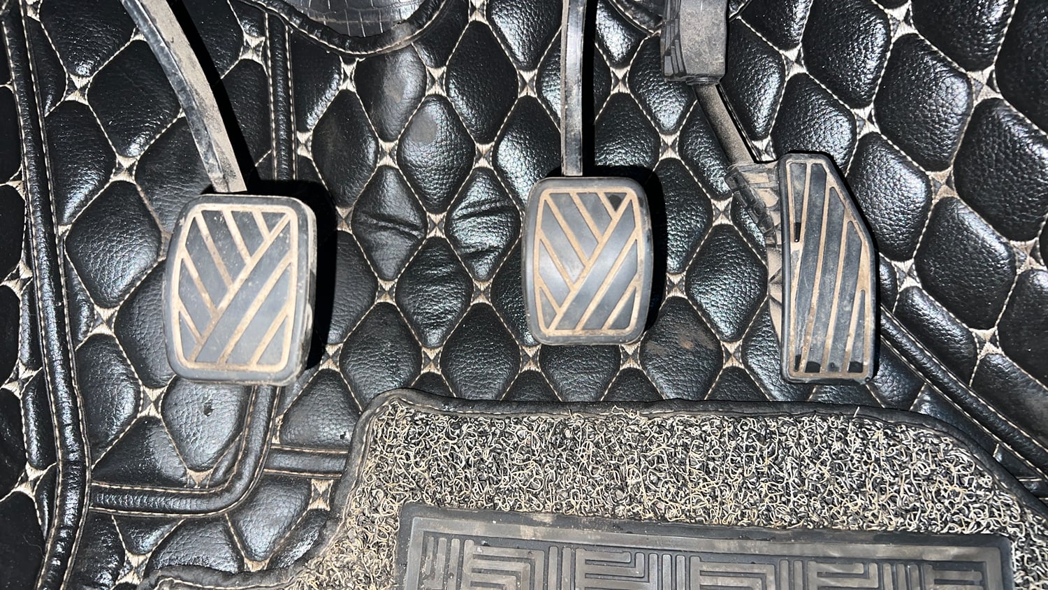 Used 2022 Maruti Suzuki Baleno Alpha MT Petrol Manual interior PEDALS VIEW