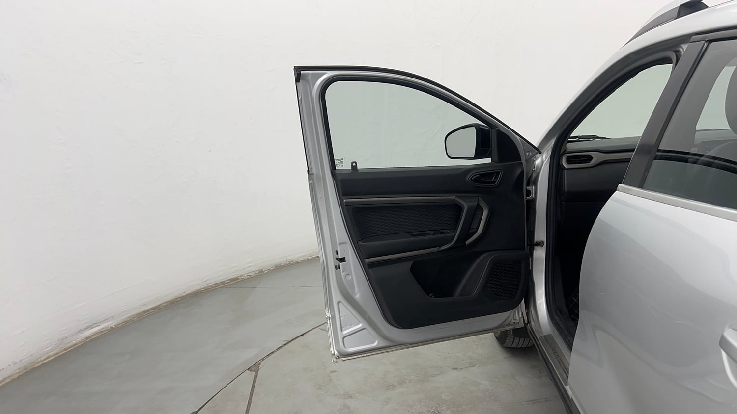 Used 2021 Renault Kiger RXZ MT Petrol Manual interior LEFT FRONT DOOR OPEN VIEW