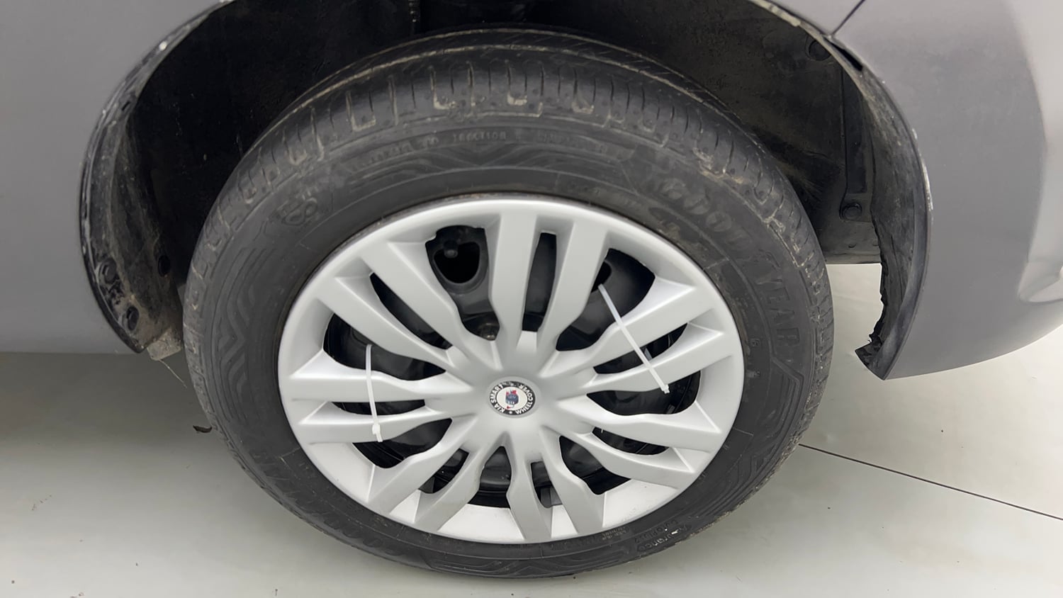 Used 2017 maruti-suzuki Alto K10 VXi (O) AMT Petrol Automatic tyres RIGHT FRONT TYRE RIM VIEW