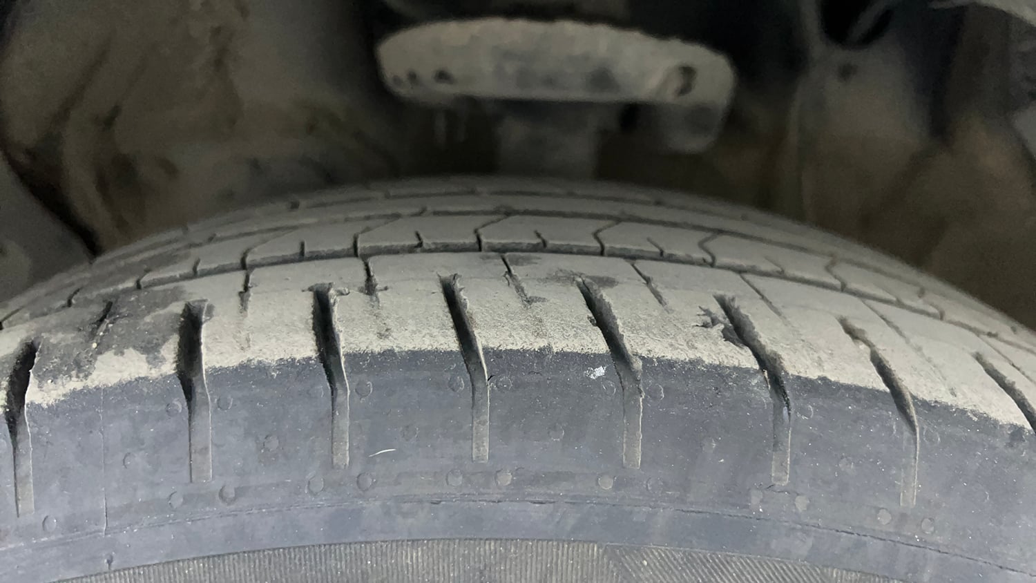 Used 2024 Hyundai Creta 1.5 Turbo Petrol DCT SX(O) Petrol Automatic tyres LEFT FRONT TYRE TREAD VIEW