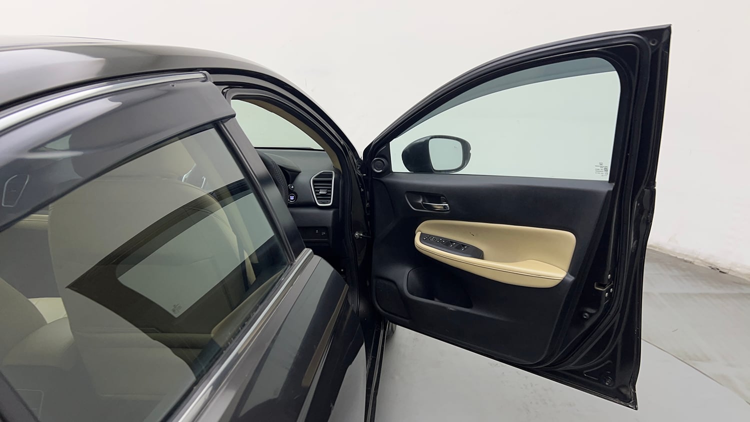 Used 2022 Honda City ZX CVT Petrol Petrol Automatic interior RIGHT FRONT DOOR OPEN VIEW