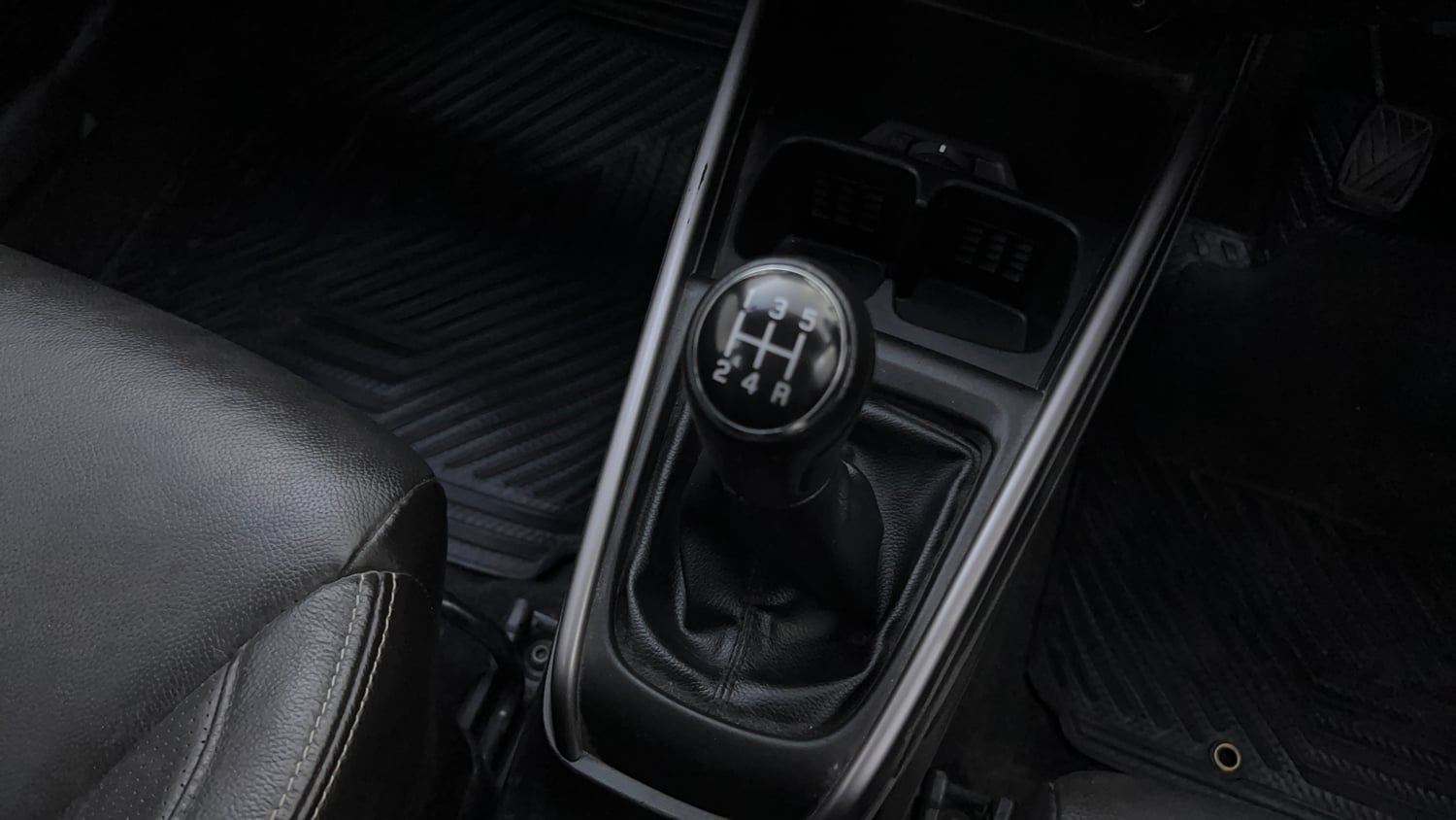 Used 2021 Maruti Suzuki XL6 Alpha MT Petrol Petrol Manual interior GEAR  KNOB VIEW