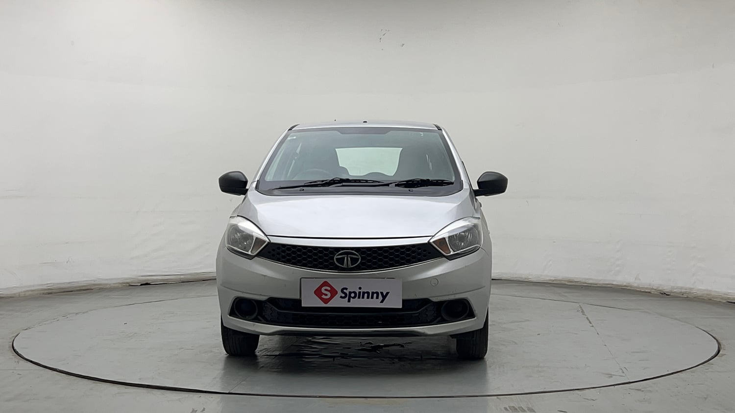 Used 2018 Tata Tiago Revotron XE Petrol Manual exterior FRONT VIEW