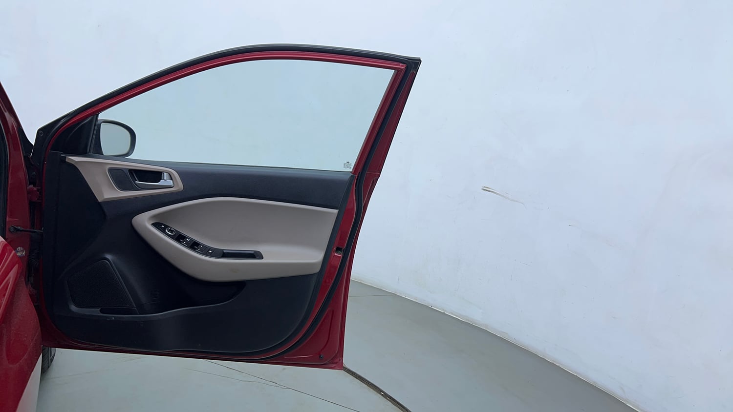 Used 2016 Hyundai Elite i20 Sportz 1.2 Petrol Manual interior RIGHT FRONT DOOR OPEN VIEW