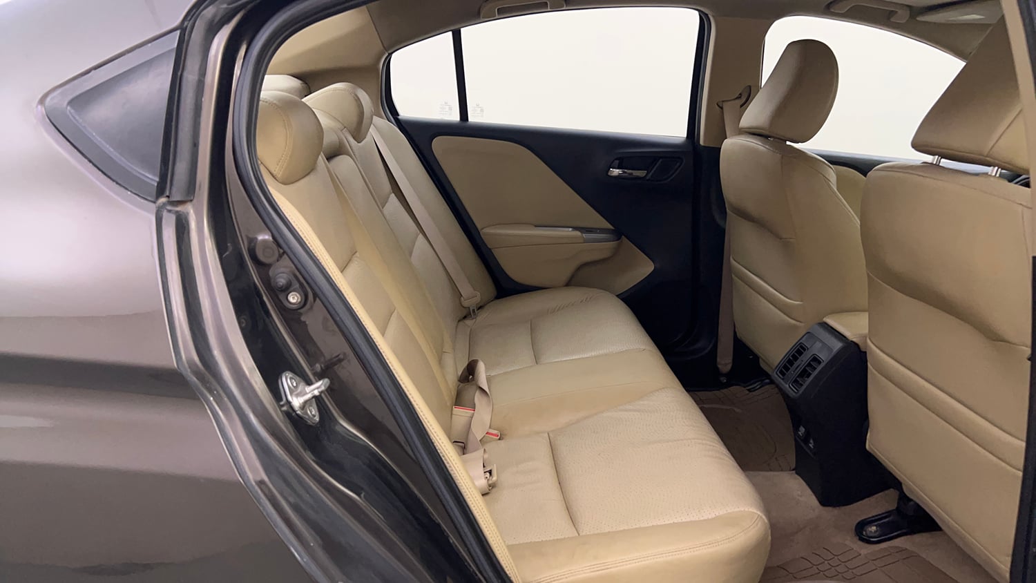 Used 2015 Honda City VX Petrol Manual interior RIGHT SIDE REAR DOOR CABIN VIEW