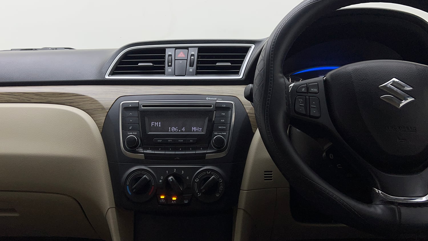 Used 2019 Maruti Suzuki Ciaz Sigma Hybrid 1.5 Petrol Manual interior MUSIC SYSTEM & AC CONTROL VIEW