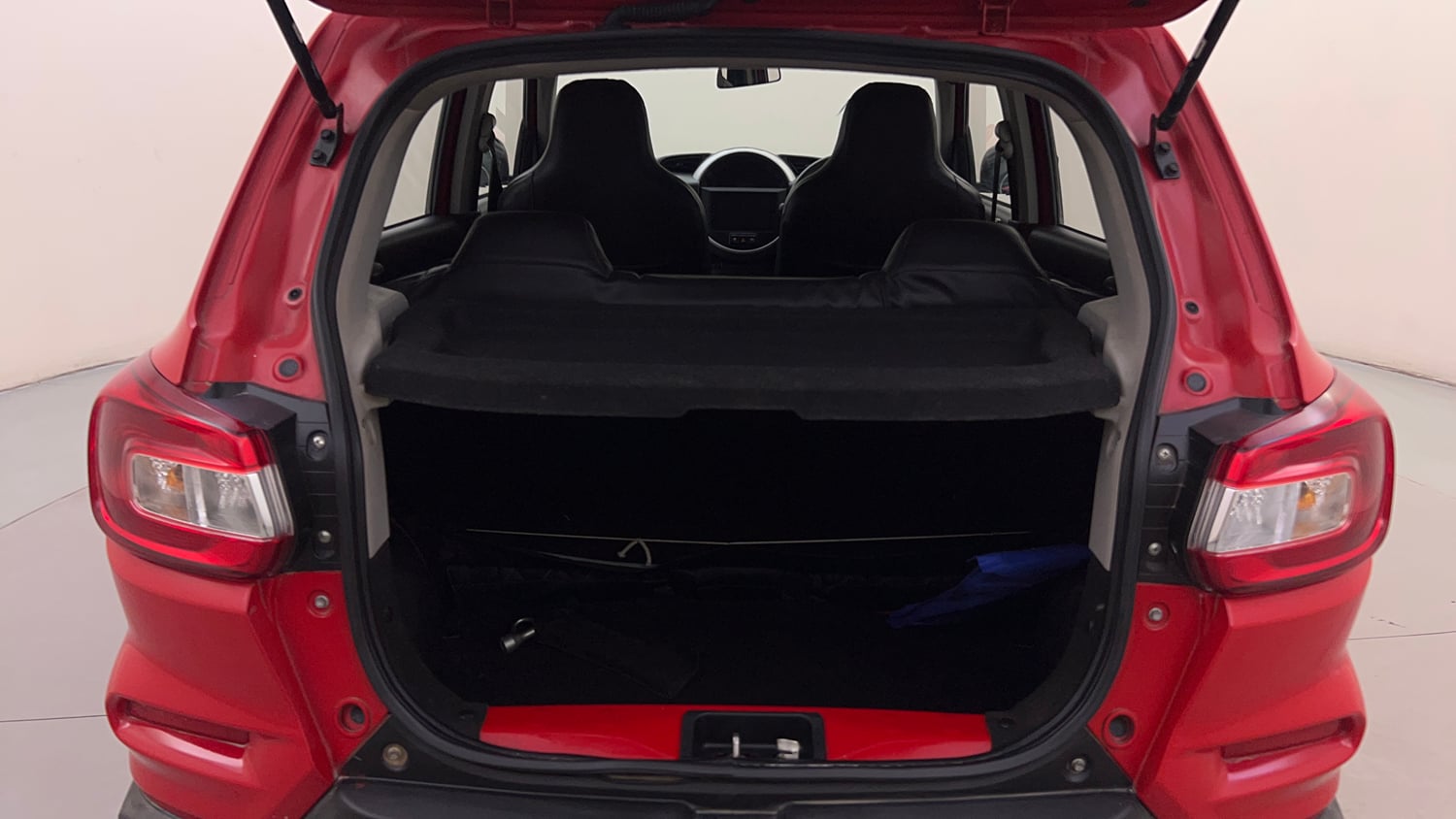 Used 2021 Maruti Suzuki S-Presso VXi Plus Petrol Manual interior DICKY INSIDE VIEW