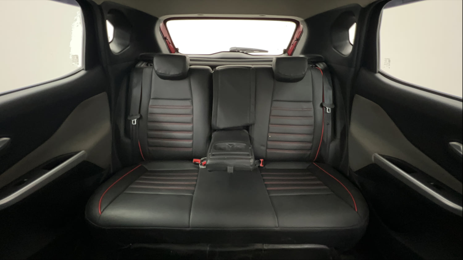 Used 2022 Nissan Magnite XV Executive Petrol Manual interior REAR SEAT CONDITION VIEW
