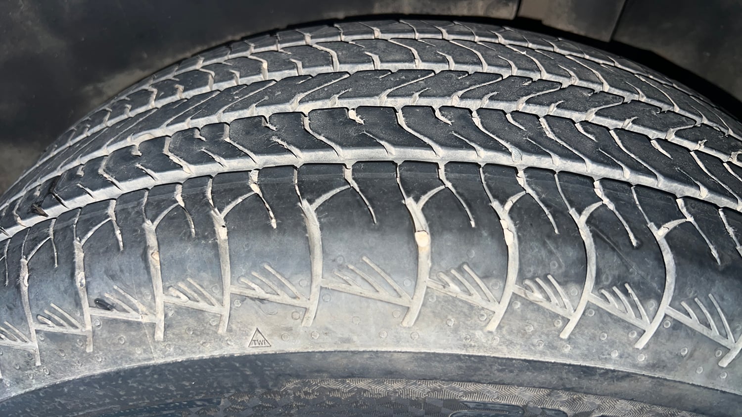 Used 2023 Maruti Suzuki Grand Vitara Delta Smart Hybrid AT Petrol Automatic tyres LEFT REAR TYRE TREAD VIEW