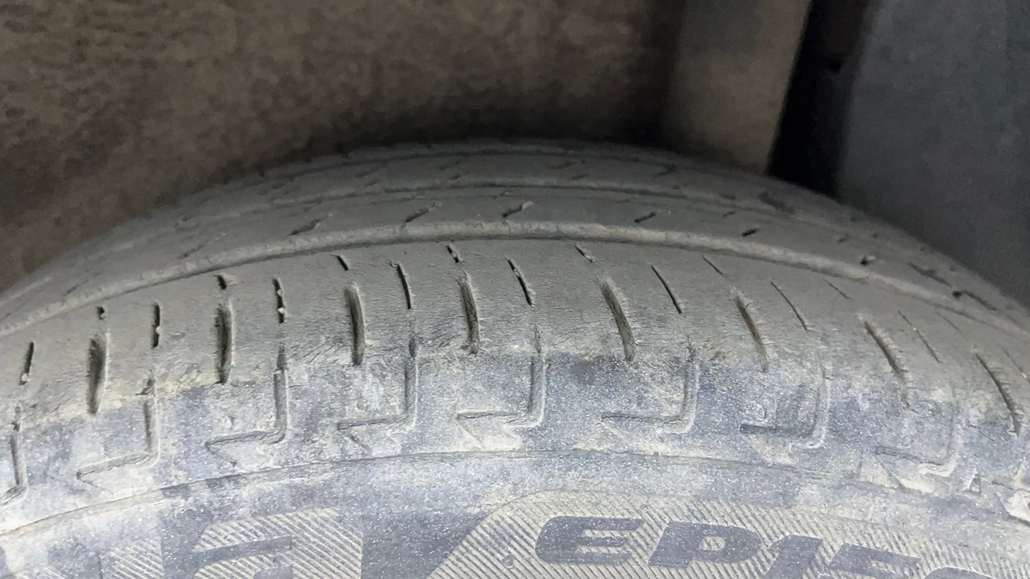 Used 2022 Maruti Suzuki Ignis Delta 1.2 AMT Petrol Automatic tyres LEFT REAR TYRE TREAD VIEW