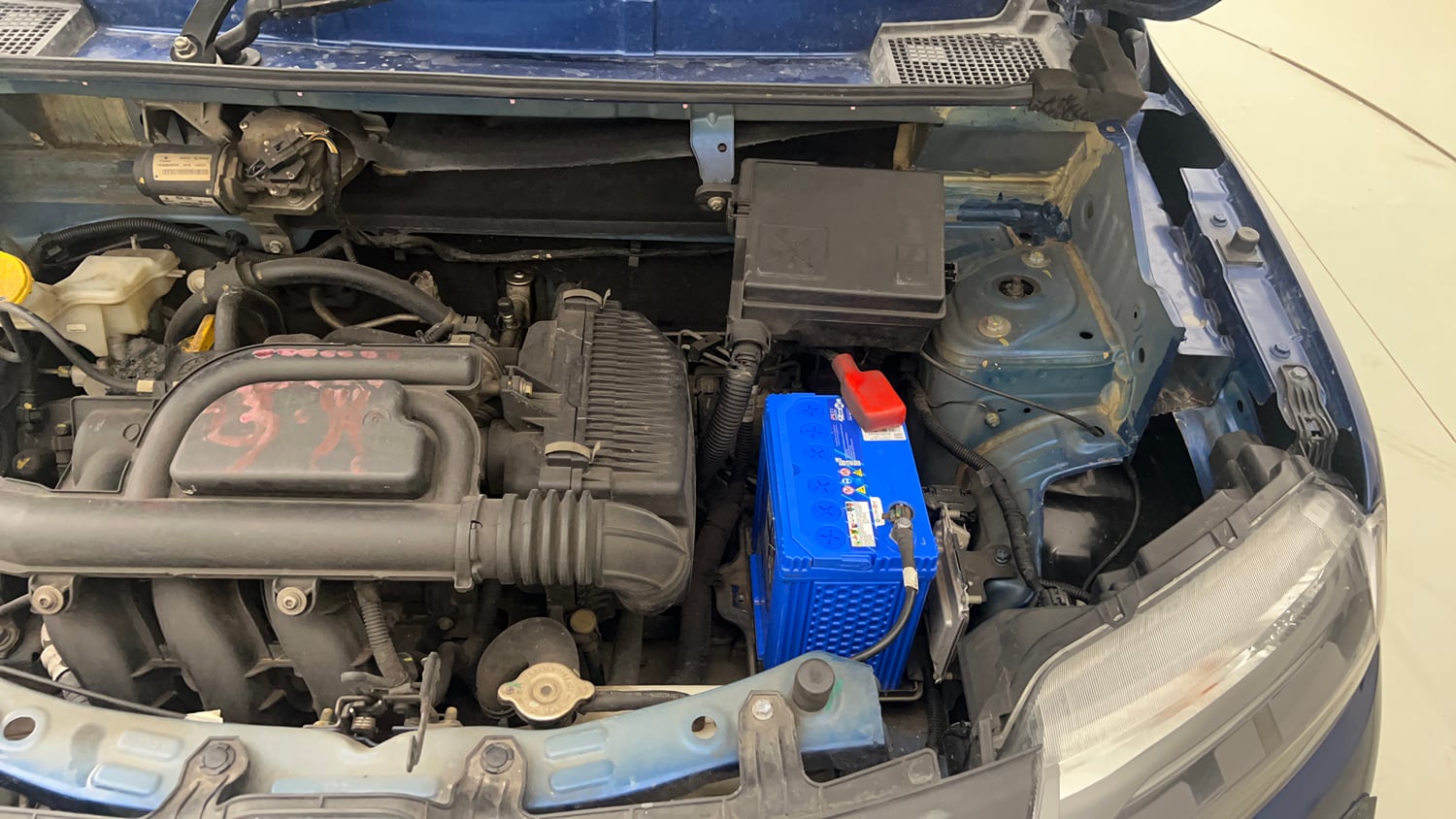 Used 2021 Renault Kwid CLIMBER 1.0 Opt Petrol Manual engine ENGINE LEFT SIDE VIEW