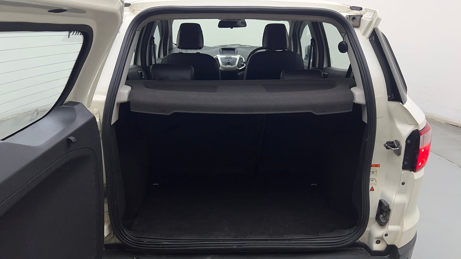 Used 2016 Ford EcoSport Trend 1.5L Ti-VCT Petrol Manual interior DICKY INSIDE VIEW