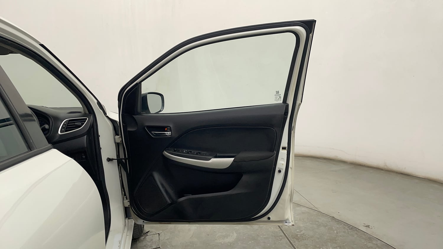 Used 2017 Maruti Suzuki Baleno Delta 1.2 Petrol Manual interior RIGHT FRONT DOOR OPEN VIEW